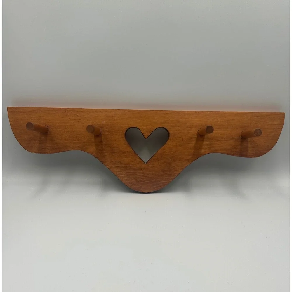 Vintage Wooden Heart Cutout Wall Rack 4 Peg Coat Hat Hanger Brown Cottagecore